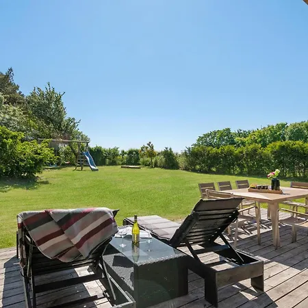 Σπίτι διακοπών Four-bedroom With A Fireplace 01