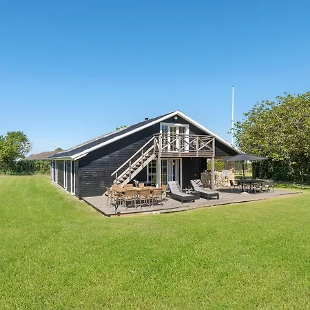 Four-bedroom With A Fireplace 01 * Nordenbro Vesteregn