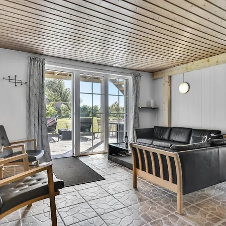 Four-bedroom With A Fireplace 01 Σπίτι διακοπών