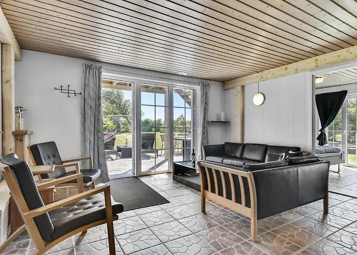 Four-bedroom With A Fireplace 01 Prázdninový dům