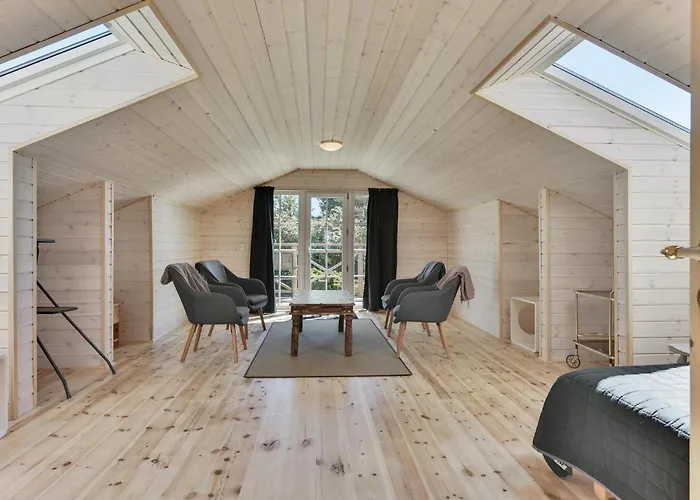 Prázdninový dům Four-bedroom With A Fireplace 01