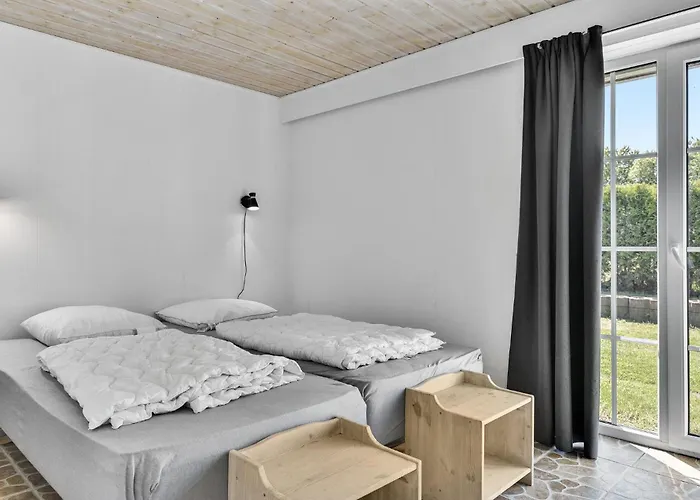 Four-bedroom With A Fireplace 01 Nordenbro Vesteregn